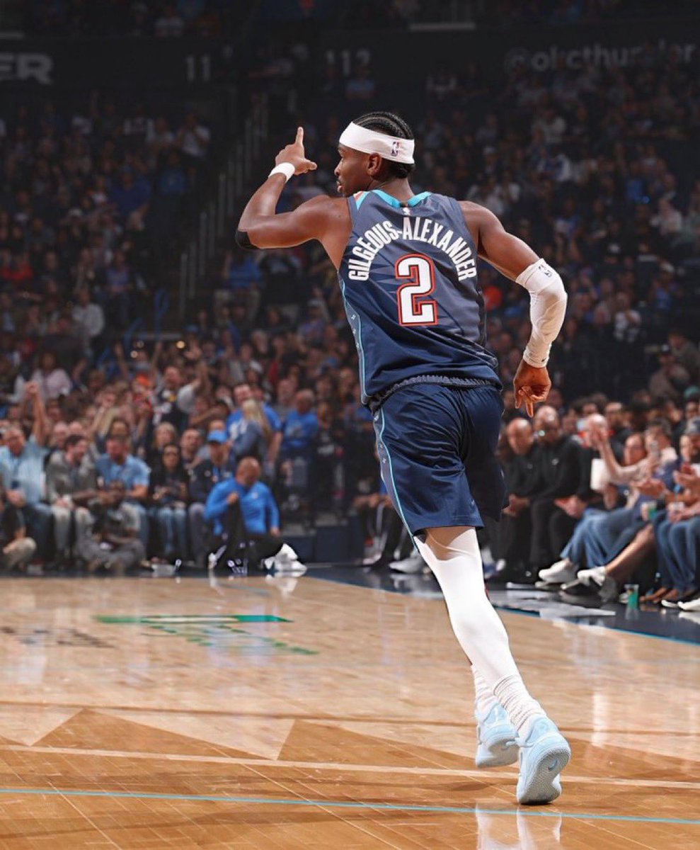 Shai Gilgeous-Alexander in the WIN against the Los Angeles Clippers:

• 32 points
• 7 rebounds
• 6 assists
• 2 steals
• 2 blocks 
• 60.1 TS%

in only 3 quarters.