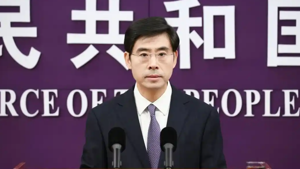 HunterYu126194's tweet photo. 12月18日，中国商务部发言人何亚东在例行新闻发布会上回应法国总统马克龙涉华表态，强调中欧经贸关系的本质是优势互补、互利共赢。中欧经贸合作是双方经济发展阶段、产业结构差异、市场需求变化等多种因素共同作用的结果。‌‌ https://t.co/NvCuWrBAQ0