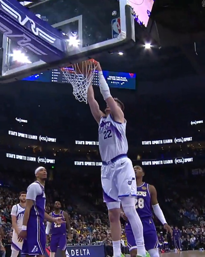 slammin' into the Christmas season like: