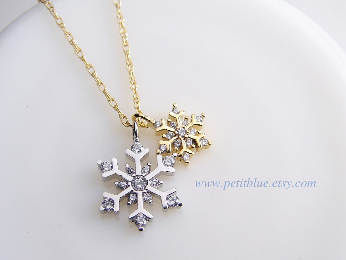 JewelryByMikako's tweet image. Snowflake Necklace ~ Gold and Silver Snowflake ~ Mom and Baby Nekclace ~ Twin Snowflakes ~ Snowflake Pendant ~ Dainty Snowflake Necklace petitblue.etsy.com/listing/743696…  #SilverSnowflake