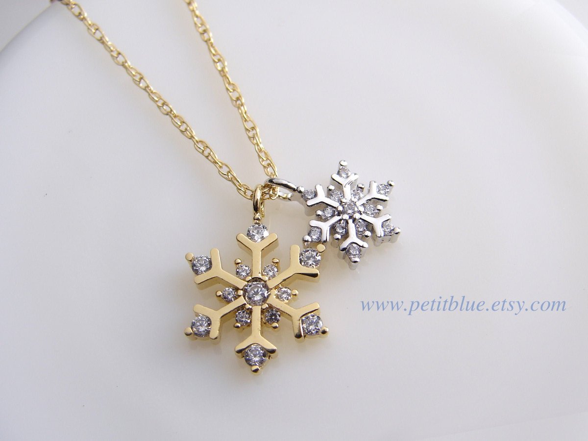 JewelryByMikako's tweet image. Snowflake Necklace ~ Gold and Silver Snowflake ~ Mom and Baby Nekclace ~ Twin Snowflakes ~ Snowflake Pendant ~ Dainty Snowflake Necklace petitblue.etsy.com/listing/743696…  #SilverSnowflake