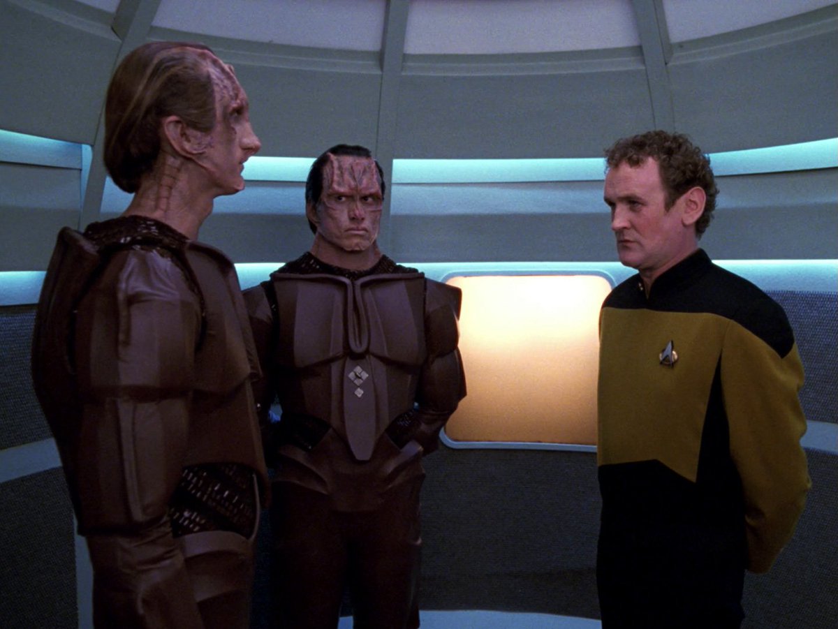 JanelleWaz's tweet photo. Cardassian: In the meantime, we're going to your Ten Forward. We wish to experience something called "Ladies Night". #TNG #TheWounded #allstartrek https://t.co/pTZRaJoRC5