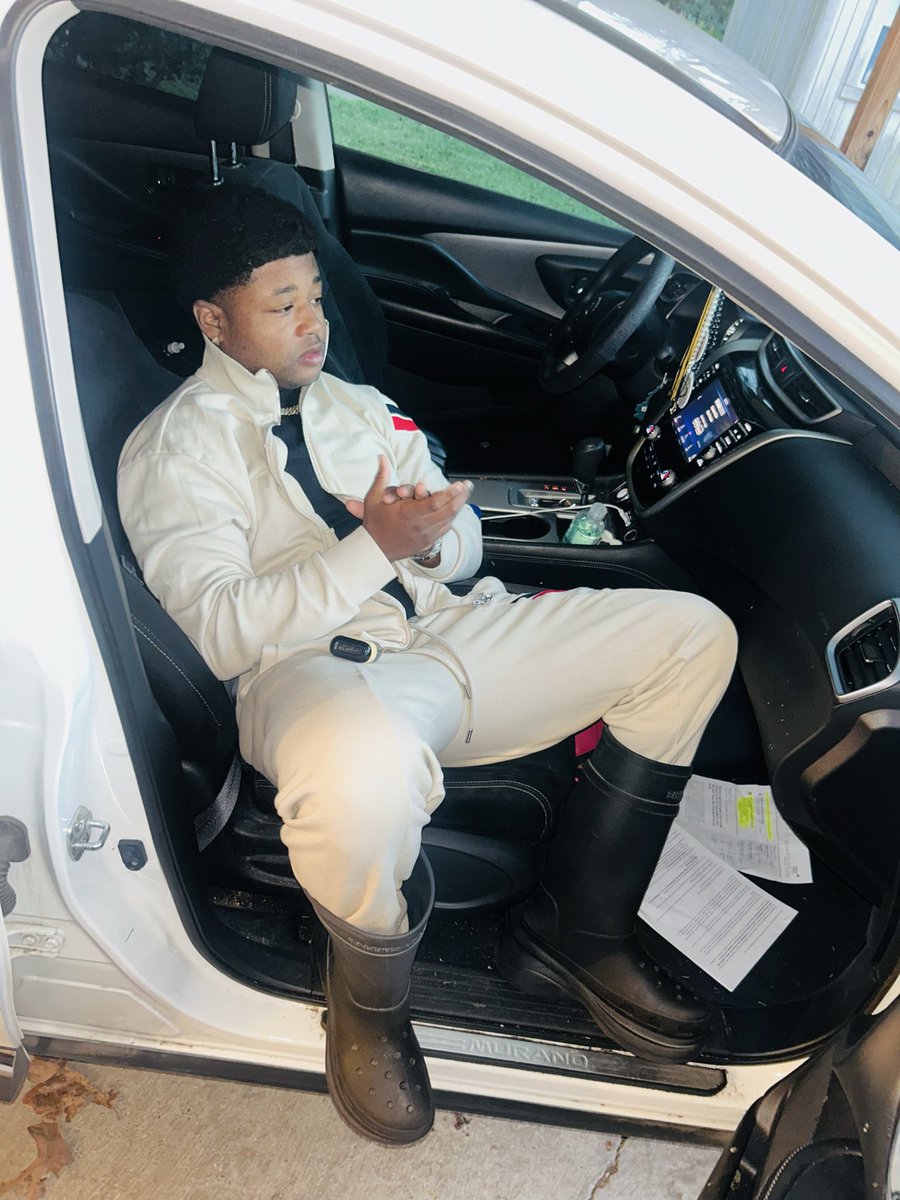 qbrutton4's tweet image. HOLY GHOST 🥶