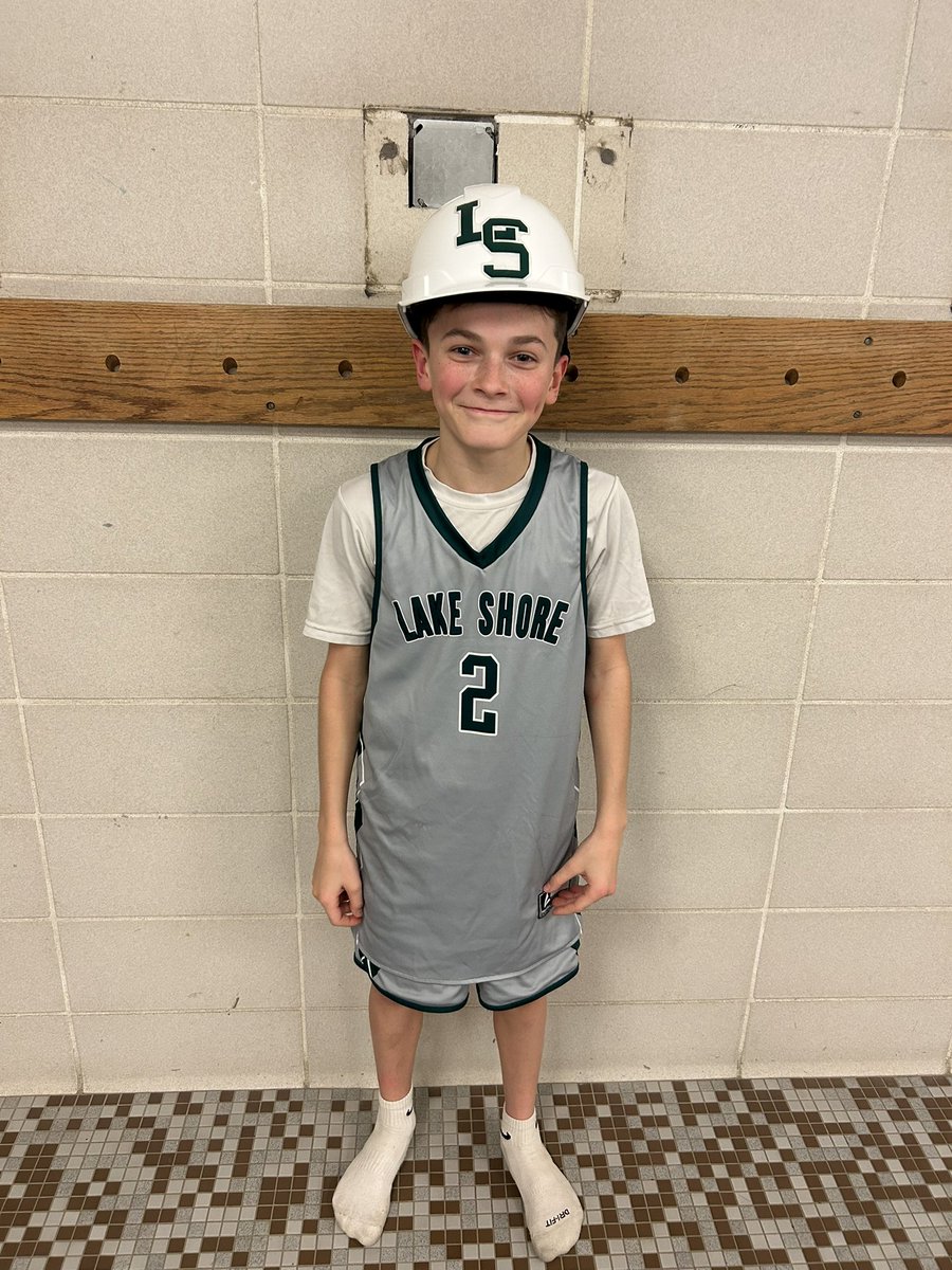 ‼️🦅 EAGLES WIN 🦅‼️

The Mod Squad moves to 2-0 with a win over Cheektowaga. Emerson Kowalski wins the hard hat with 6 boards and 9 pts. 

Other leaders for the 🦅:
Govan: 9 pts 13 boards
Sortisio &amp; Dusenburry: 5 pts
Wilson: 4 pts 

<a href="/AthleticsLSC/">Lake Shore Athletics</a> <a href="/LSCEaglesBBall/">Lake Shore bball</a>