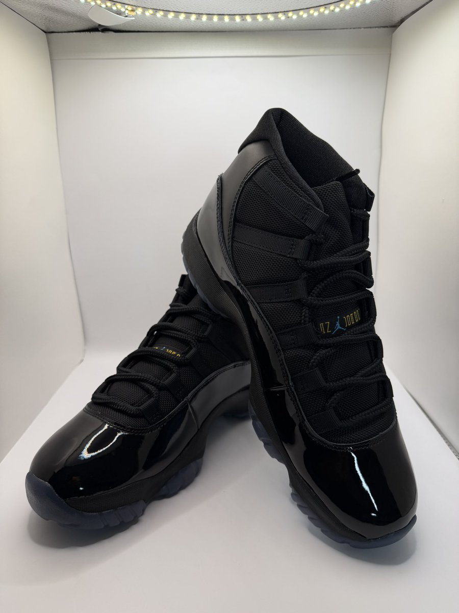 MartinezJemuel's tweet photo. Jordan 11 Retro “Gamma Blue” 

Size: 9 Men / 10.5 Women

Condition:  Brand new with box / DS 

Price $360.00

Shipping Available 📦

100% Authentic ✅ https://t.co/1YBBXycGvu