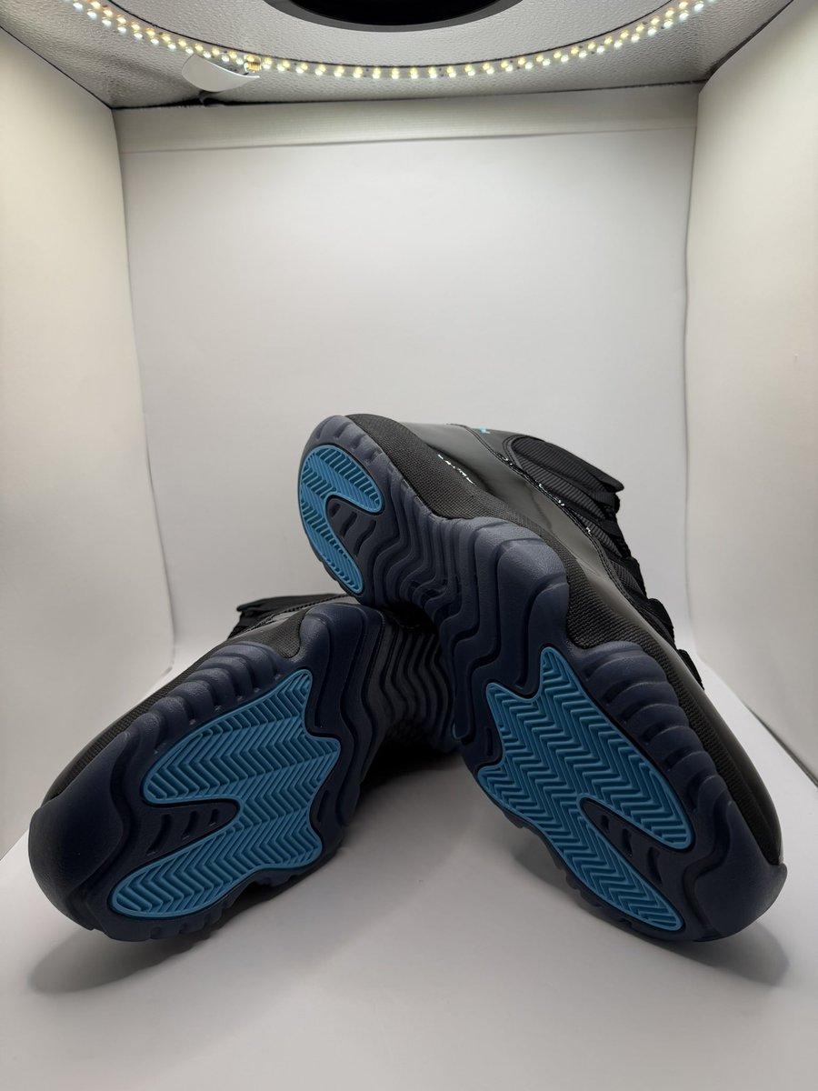 MartinezJemuel's tweet photo. Jordan 11 Retro “Gamma Blue” 

Size: 9 Men / 10.5 Women

Condition:  Brand new with box / DS 

Price $360.00

Shipping Available 📦

100% Authentic ✅ https://t.co/1YBBXycGvu