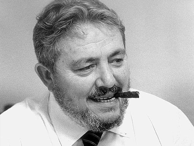 "Il centrocampista? Ha da avere istintivo o quasi il senso geometrico del gioco".

Oggi nel 1992 moriva il giornalista e scrittore #GianniBrera.

#19dicembre.