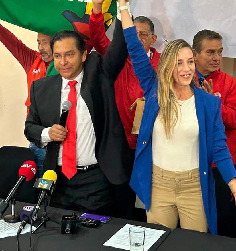 CafeRadioEc's tweet image. 🔴🇪🇨📻 El presidente Daniel Noboa nombró a Andrea González Náder como Embajadora de Ecuador en Bélgica.

González fue candidata a la vicepresidencia de la República en binomio con Fernando Villavicencio (+)/ Christian Zurita en 2023 y se postuló a la presidencia en 2025 por PSP.
