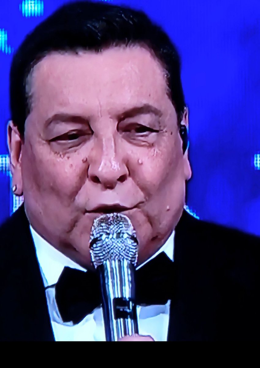 Cuma, irresptuoso, feo, falopero y sobrevalorado.

JC Rodriguez