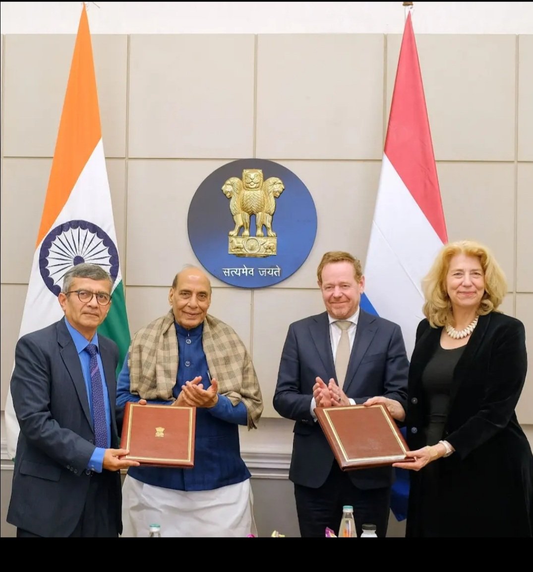 RGadityea's tweet image. ये आदरणीय रक्षामंत्री श्री राजनाथ सिंह  @rajnathsingh जी की नही बल्कि बदलते बुलंद भारत की तस्वीर है।