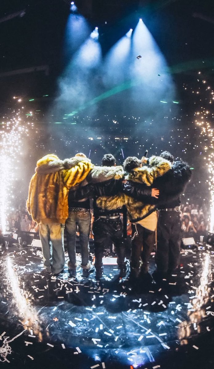 holaaaa me llamo gina/zuli, sigo a cd9 desde 2015 aprox, sigo muy d cerca la carrera solista de Jos, Alan y Along, mis canciones favoritas de cd9 son prohibido y ven dime que no, smp q necesiten tienen mi dm abierto! :)<3

INTEGRACIÓN ROCKSTAR