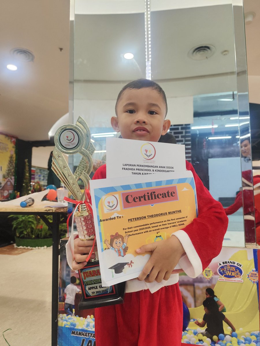 PerzuMunthe's tweet photo. Puji Tuhan.. Abang Peter dapat juara 2 di sekolah. 
Semoga dl kedepannya semakin pintar dan bisa juara 1.

Thanks God https://t.co/yyClZrJt7P