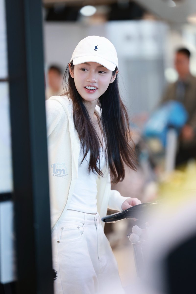 Lookmheecnfans's tweet photo. 𝒃𝒌𝒌 🛫𝒇𝒖𝒛𝒉𝒐𝒖ᵒᵒᵗᵈ

Safe flight🐨

#lmlookmhee #ลูกหมีปัญญาพัชร
#LMSY #ลูกหมีซอนญ่า https://t.co/sxE69voA7C