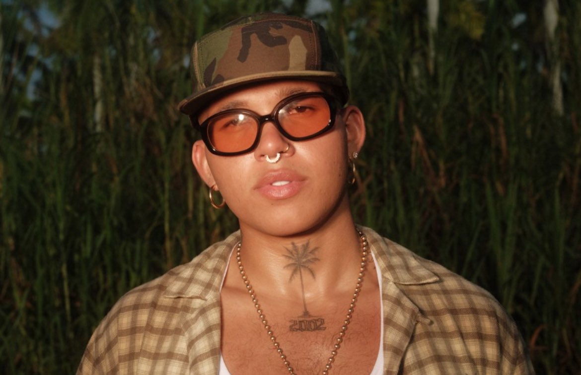 BeeleMedia's tweet photo. “Can we just appreciate Beele for a moment? 😍✨
Amamos a Beele tanto 💛 Who else is obsessed?
#Beele #BeeleFans #BeeleVibes #ColombianMusic #MúsicaColombiana #FYP” https://t.co/dvNu0ccUZQ