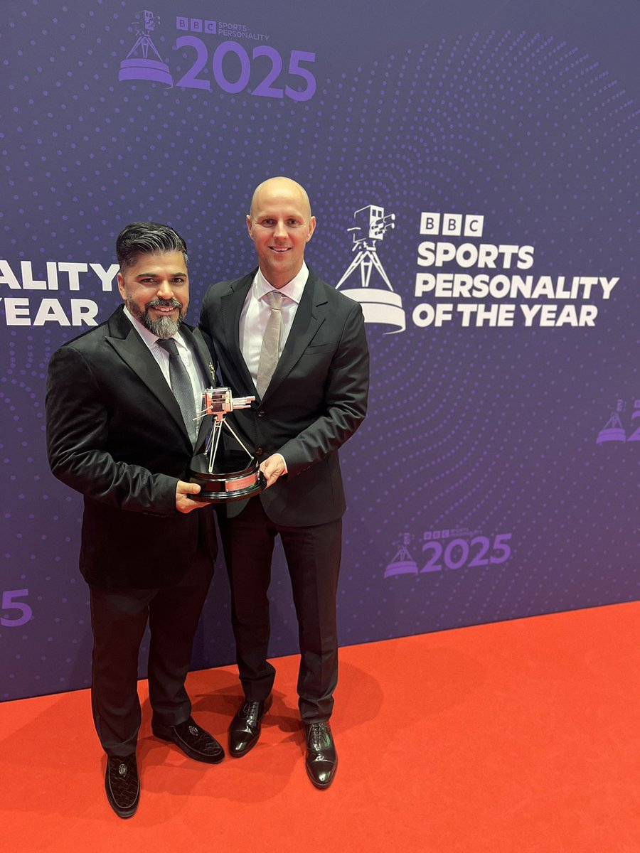 Claire Ryan tweet media