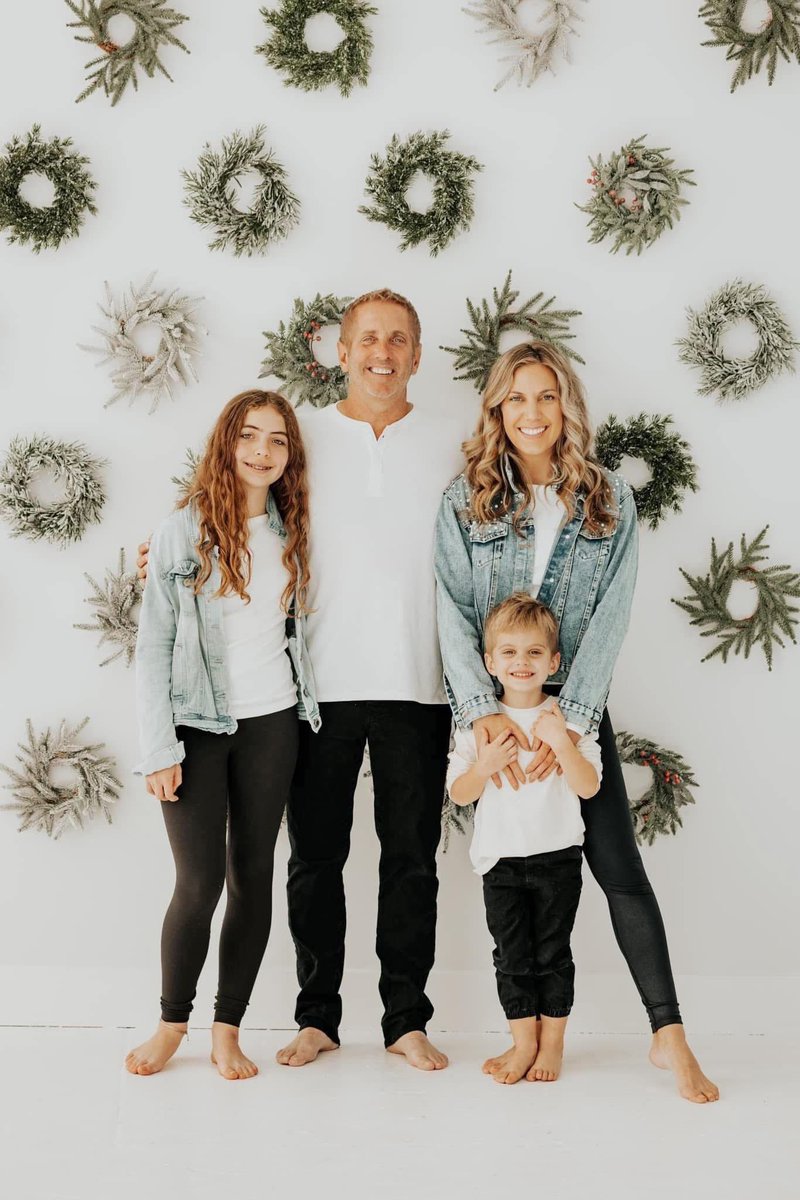 BillyHu93676987's tweet photo. Rip to 16 Greg Biffle has died in a plane accident and his wife and children so sad a horrible loss and heartbreaking he will be missed https://t.co/JTYbllXiEA