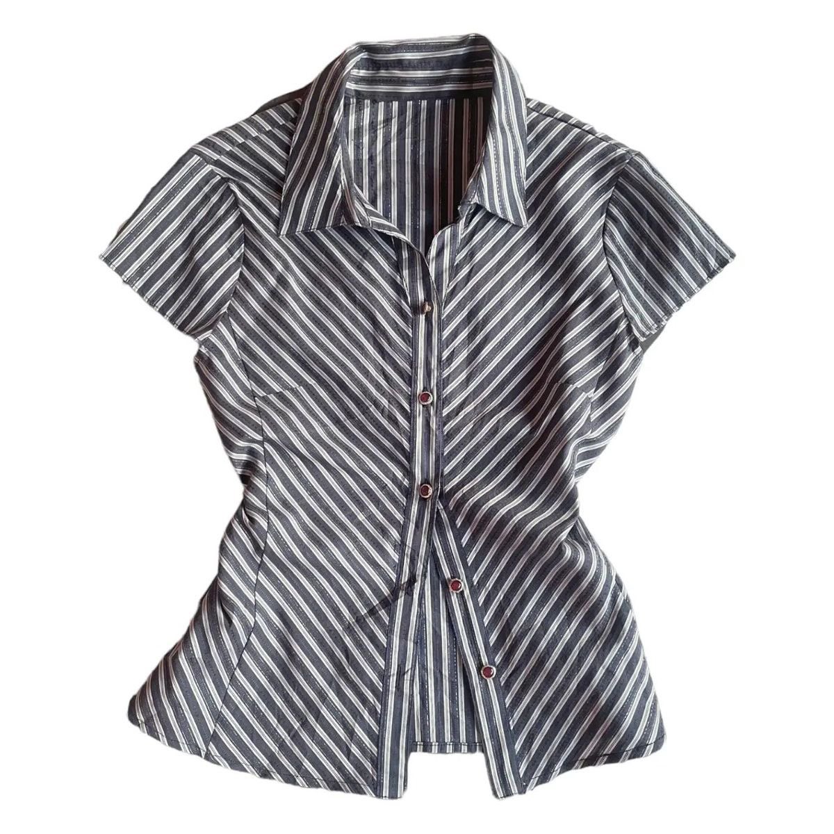 mouwzi's tweet photo. ☆ OPTIONS #1 : first let’s pick a cute top that you can finally fit into! https://t.co/xdJVinhbsl