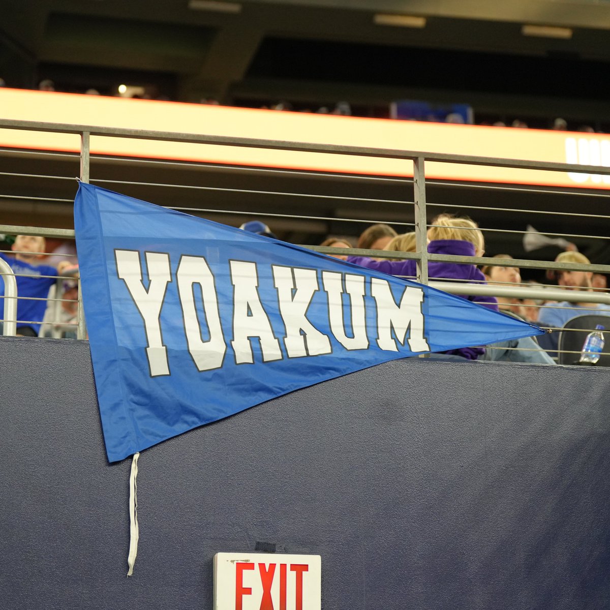 uiltexas's tweet photo. Congrats to the Yoakum Bulldogs on their FIRST #UILState Football Championship! 🎉🏆🏈 https://t.co/rFNDuz1McO