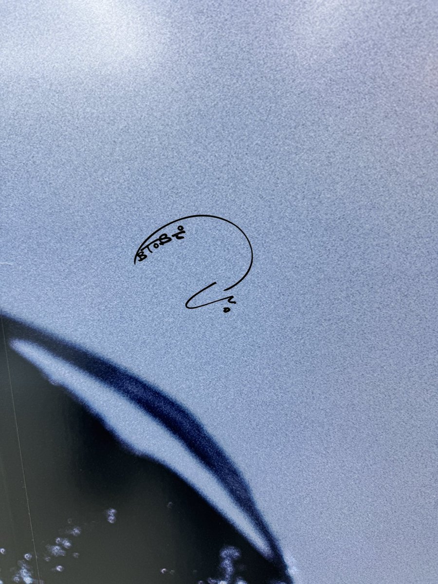 사운드 웨이브 팝업 구석구석에서 광 찾기! 
정말 26년 행운 가득하길 🙏
은광 앨범 처럼 차분하고 예쁘고 안락한 팝업이었습니다!
흑임자 라떼 꼬숩고 맛있었어요~

#서은광 #SEOEUNKWANG
#언폴드 #UNFOLD
#UNFOLD_POPUP_CAFE #사운드웨이브