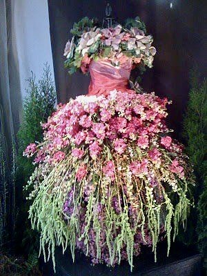 guybead's tweet image. Day 12 - Christmas Tree Dress - Enjoy this one!