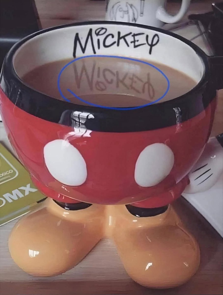 Alv 😳 como los discos de gloria Trevi! 😂