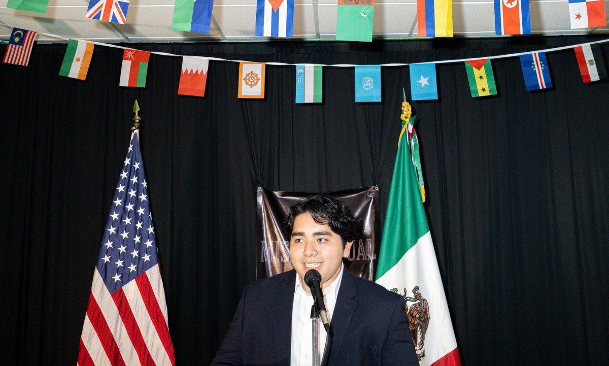 Omar Becerril tweet media