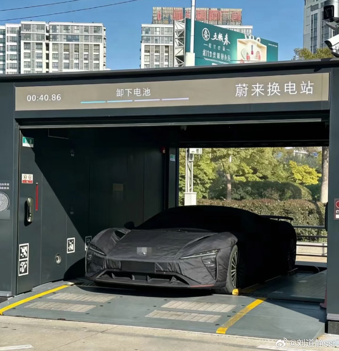 NIOAdmirer's tweet image. A NIO Battery Swap Station has a supercar inside!
$NIO