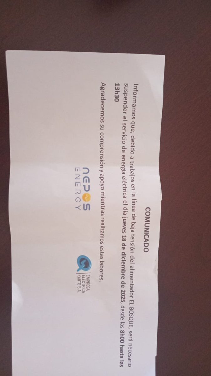 kami1204's tweet photo. @ElectricaQuito @anitalucia_c En Cochapamba Norte llevamos desde las 9am sin luz y ya ha pasado mucho tiempo al que indican en su comunicado.  8h sin luz no puede ser posible https://t.co/3sq1WM2QXD
