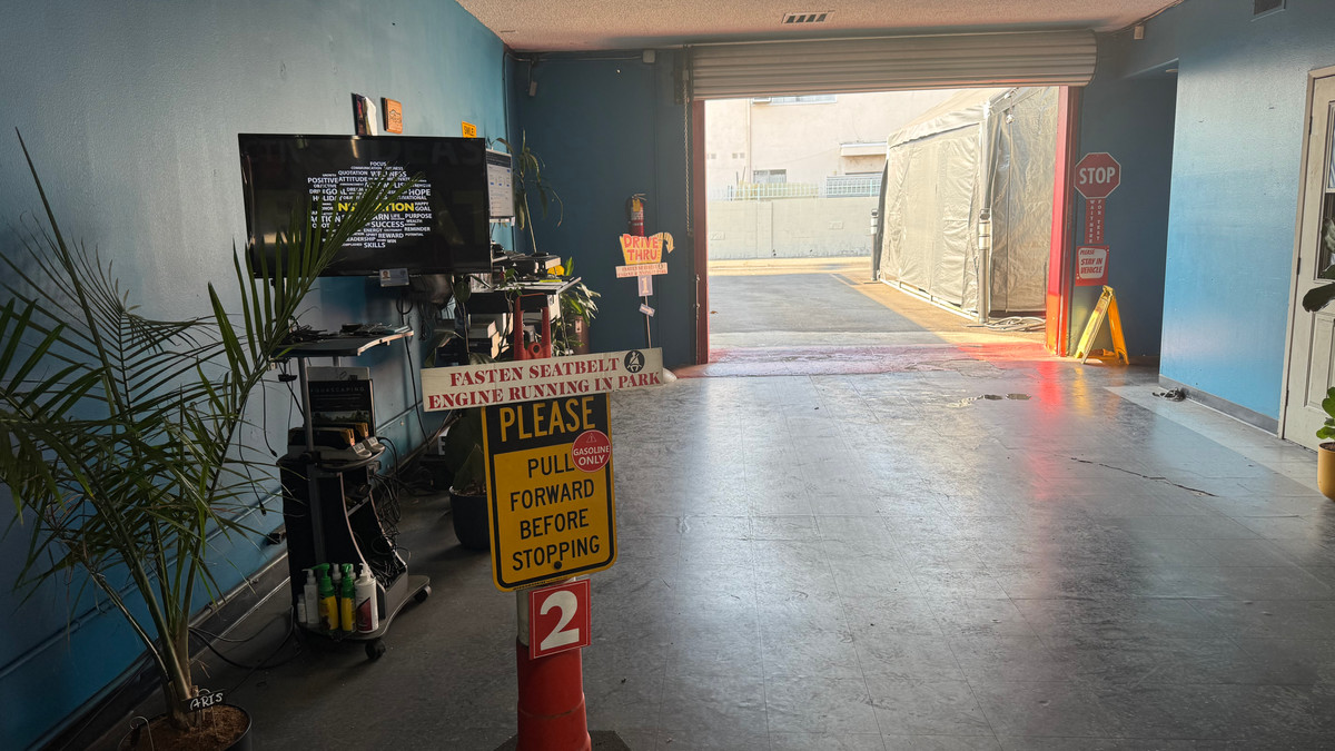 Don't skip your car's smog check! At Joe's, we offer a fast drive-thru experience that you can't afford to overlook. Pass or Don’t Pay!® More details here: wix.to/SZkg0AH #SmogCheck #EcoDriving