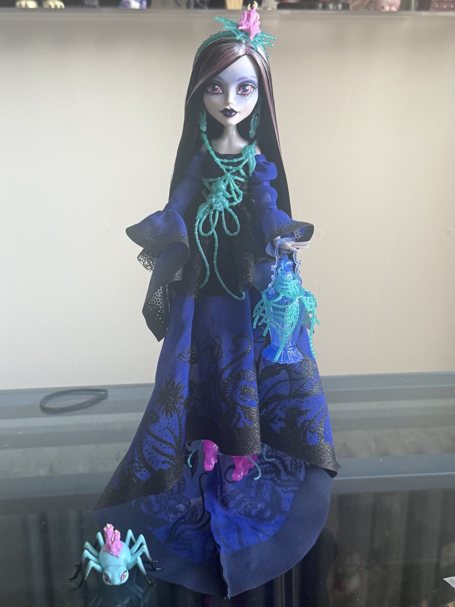 Dollinque 🔗 tweet media