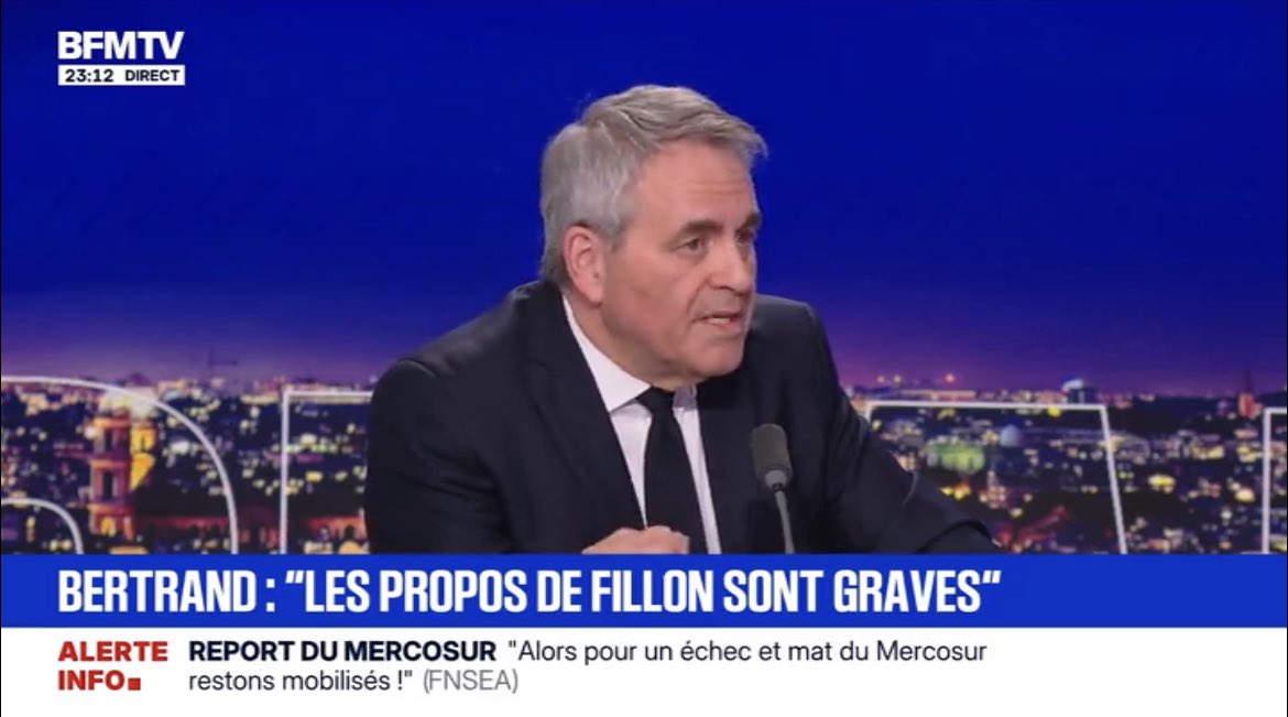 DestinationTele's tweet photo. Le + scandaleux est que Xavier Bertrand soit encore comptabilisé en temps de parole de la droite https://t.co/jfPVPU6Se3