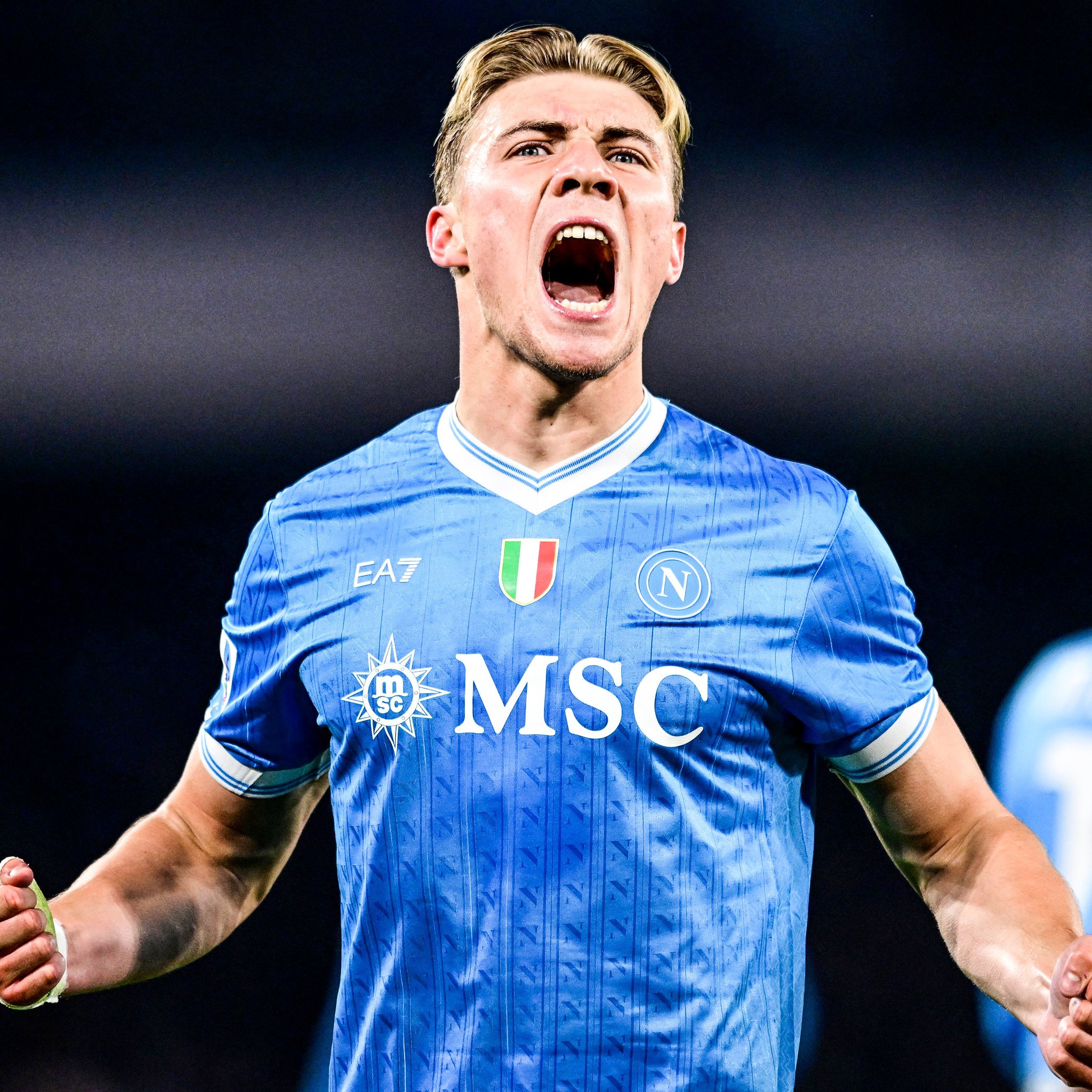 راسموس هويلوند قاد نابولي إلى نهائي السوبر الإيطالي بتسجيله وصناعته لهدف ، حيث حقق 10 مساهمات تهديفية خلال 18 مباراة هذا الموسم 