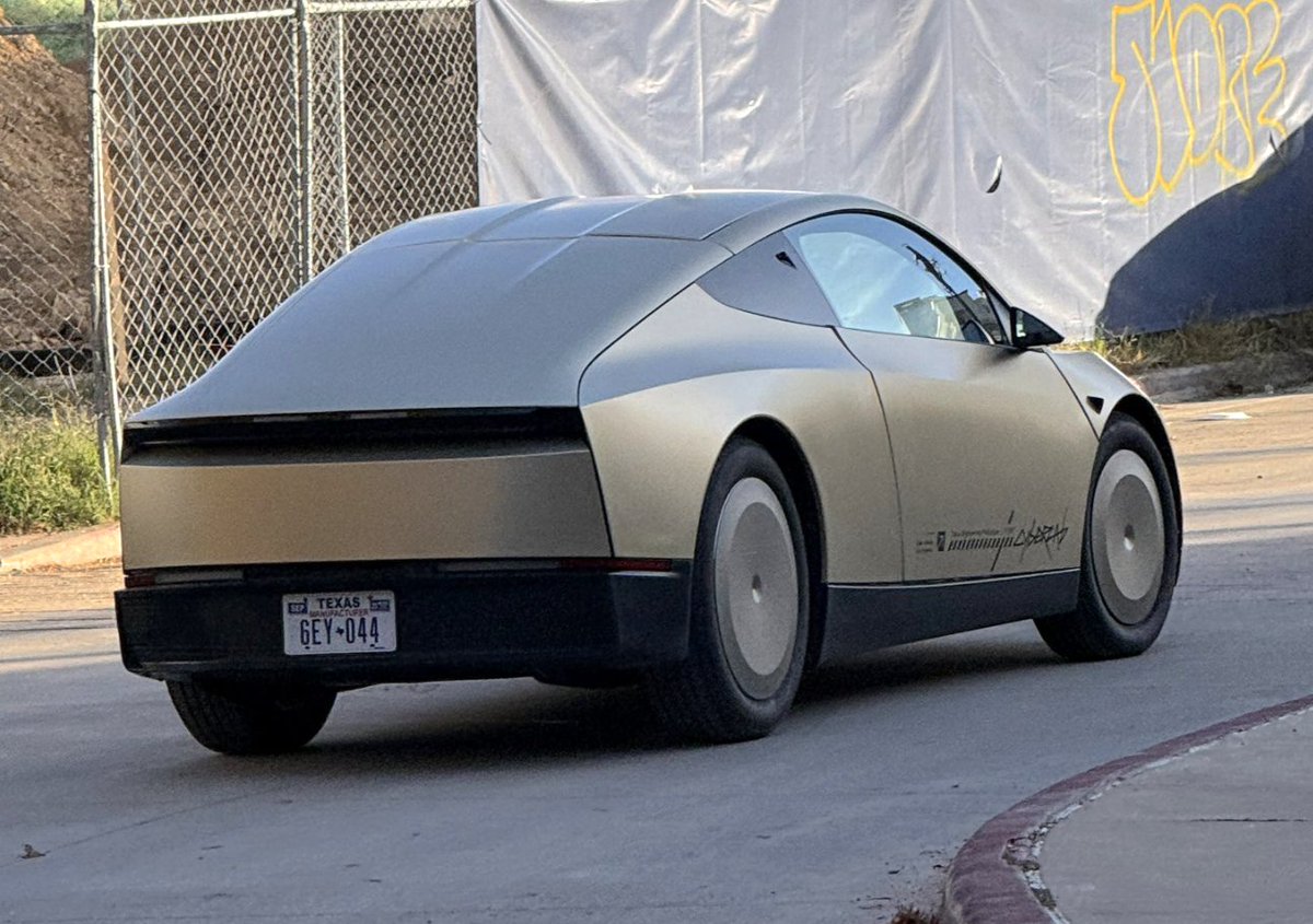 The cutest little mirrors lol