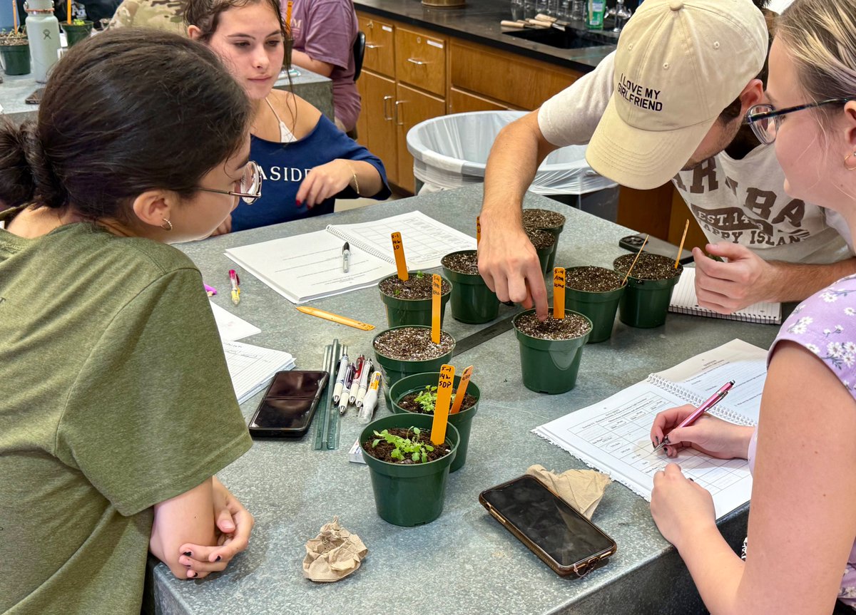 TAMUHortPhysLab's tweet photo. HORT 201 Horticultural Science and Practices, is now online! 🎉 Approaching 100 years, it’s been a foundation for Texas A&amp;M horticulture. It helped the horticulture program survive, grow &amp; thrive through every era. Read more about its online debut: https://t.co/L31jc2nk7h https://t.co/ha2FGu3uH4