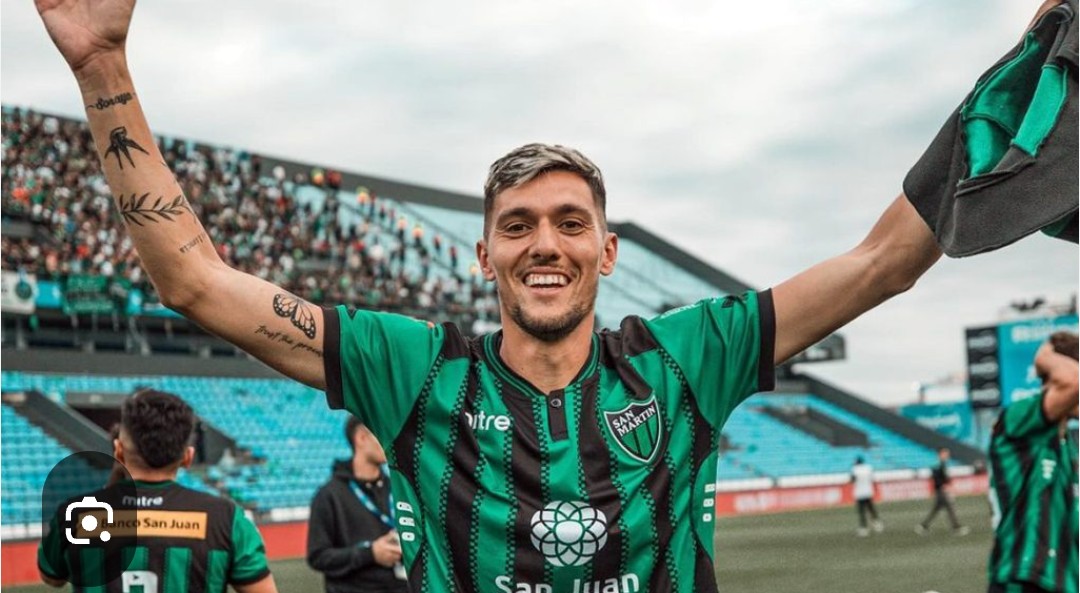 #Patronato #MercadoDePases
Llega otro ! 
Enzo Avaro será jugador del Rojinegro.
El ex Sportivo Belgrano, y por pedido del DT, firmará para la temporada 2026 con el Santo.

#ElUnico
#PN
#UnPasoAdelante