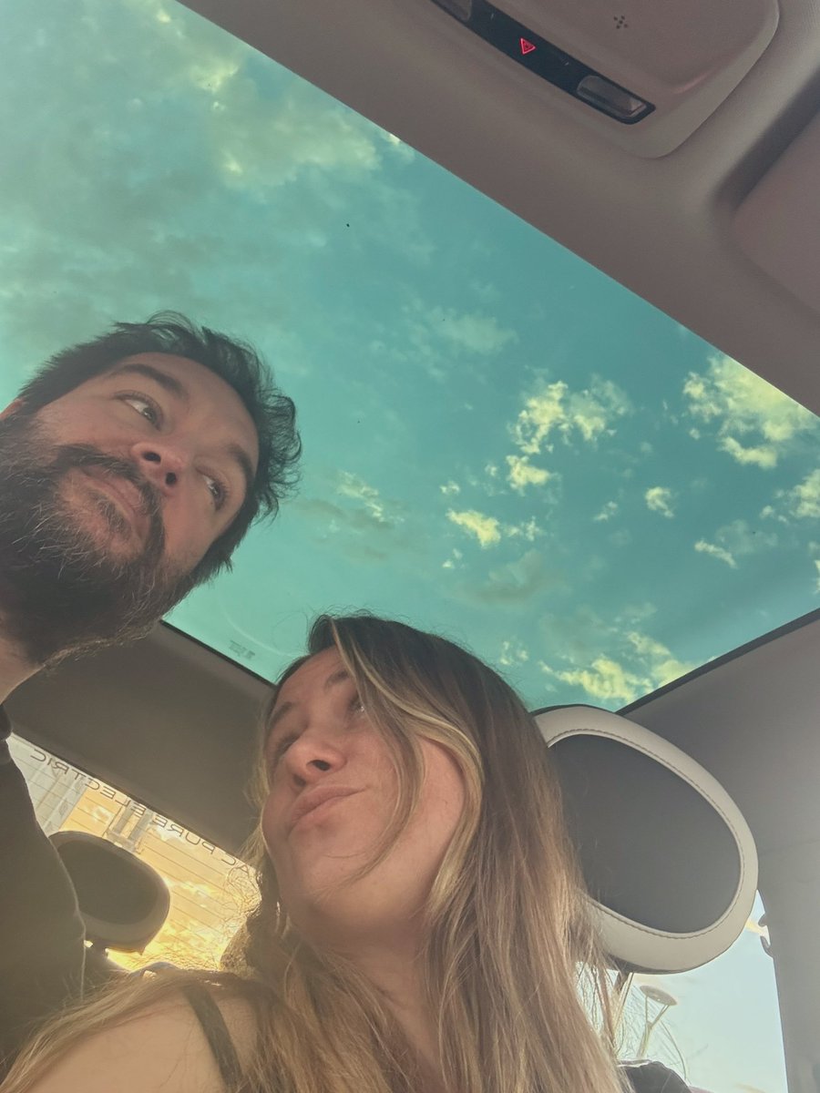 msofialp's tweet image. La nueva normalidad 😅⚡️ @HerrLindner