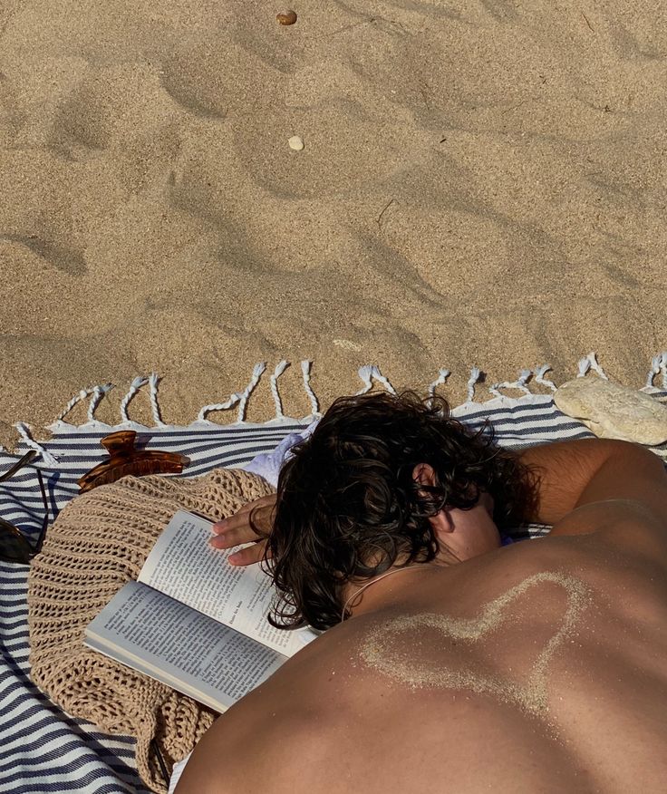 morango_noturno's tweet image. moments.......☀️🫧