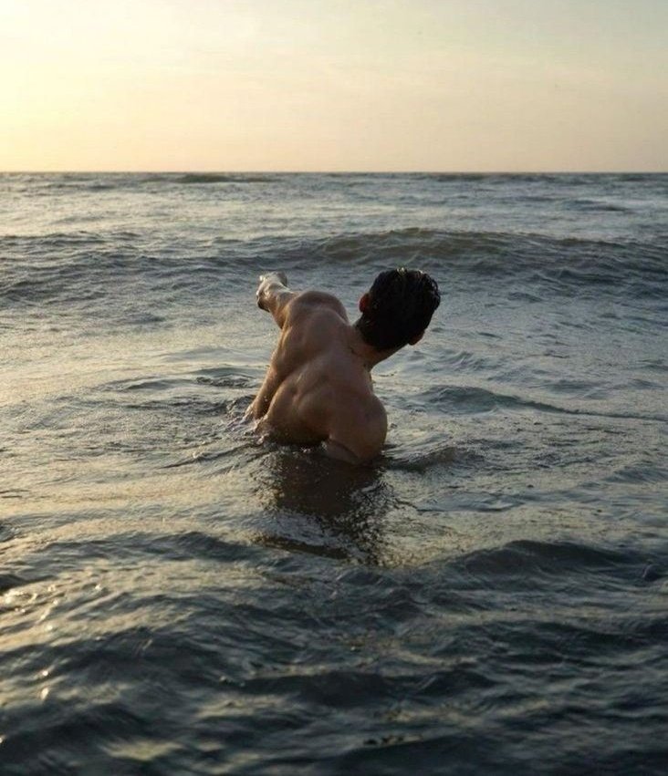 morango_noturno's tweet image. moments.......☀️🫧