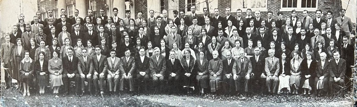The students and faculty of Eastern Nazarene College, 1932-1933
#NazareneArchives #NazareneHistory