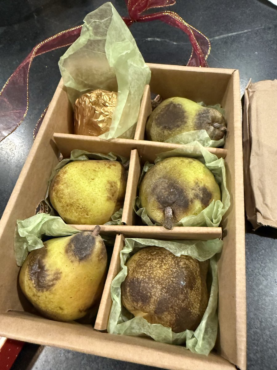 Do better, <a href="/harrydavidhelp/">Harry & David Customer Care</a>