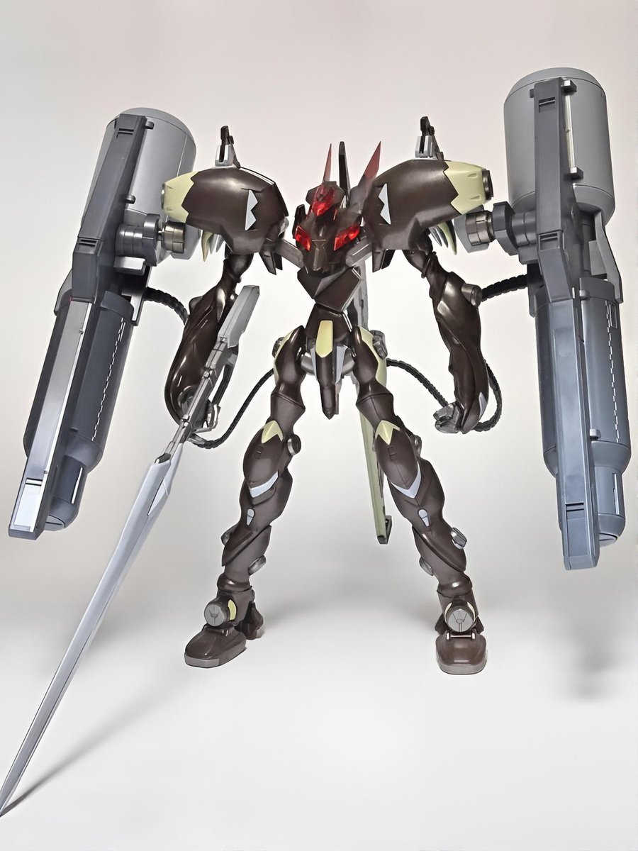 #MODEROID
マークフィアー改アバドン、完成！

メデューサの一部だけ部分塗装しましたが、あとは全てパチ組です
ご覧のとおり両脇のレーザー装備(メデューサ)が大ボリュームですが、台座なしで自立するほど関節は優秀
本体はエインへリアル共通規格なのでクロノス同様組みやすいです
#蒼穹のファフナー