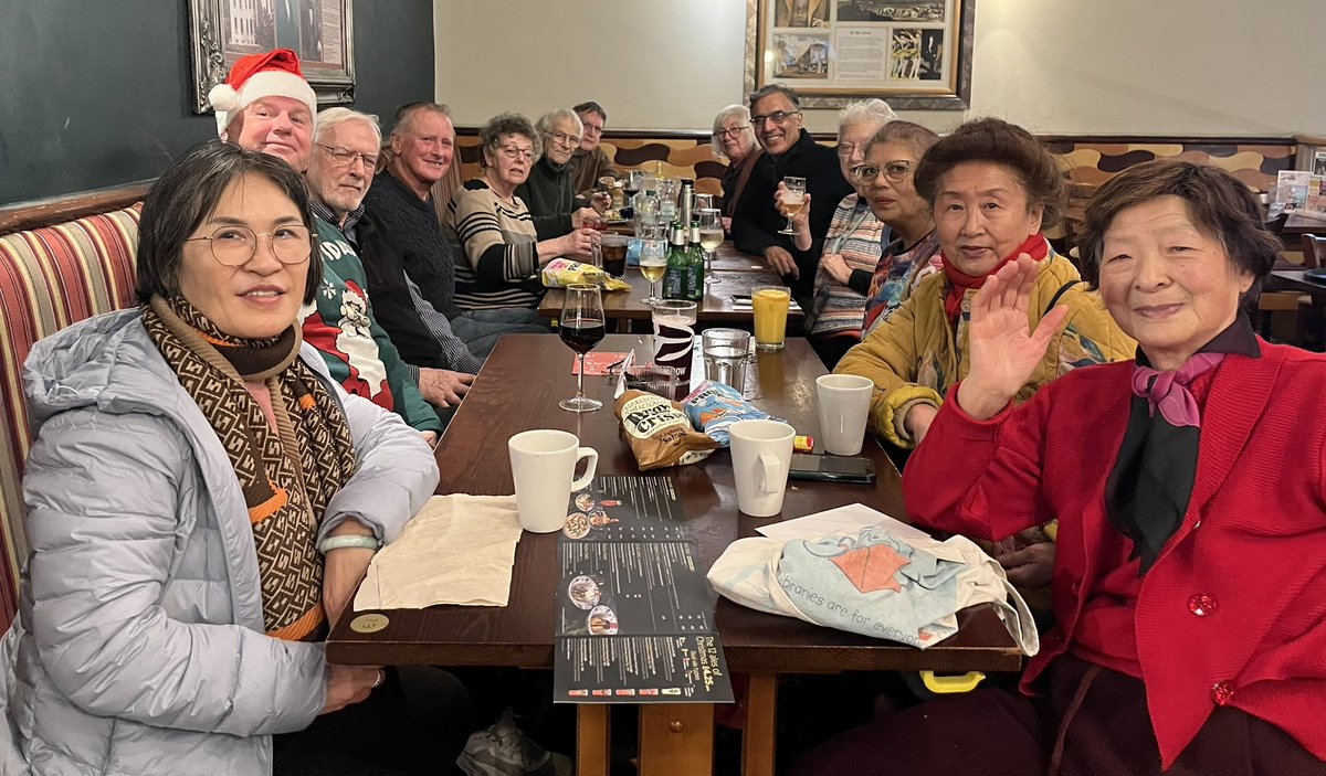 hmhb2016's tweet image. A heart-warming gathering for Christmas Lunch today at The White Swan at Highbury.
@UKjdspoons #christmas #wetherspoons