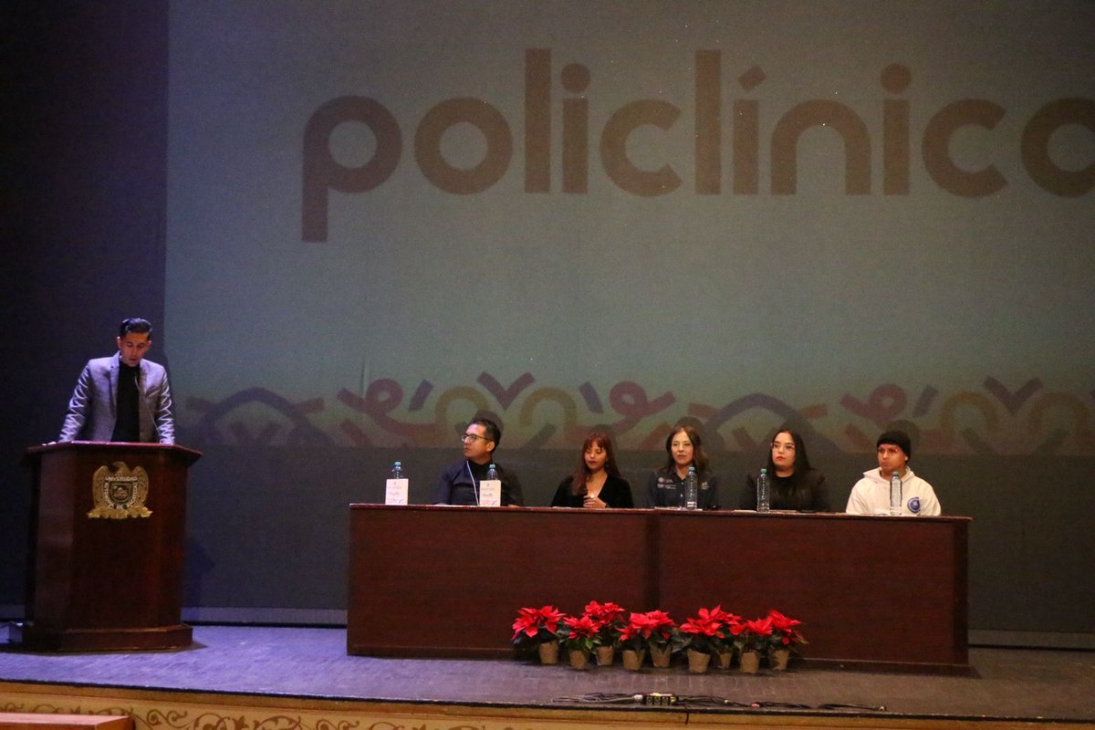 👥| Se llevó a cabo la inauguración del Festival Huellas Artísticas 2025. Aquí, la directora del #IZC, Dulce Muñoz Reyes, celebró acompañar las distintas ediciones del festival y ser testigo del compromiso de quienes lo impulsan. 

#ZacatecasEsCultura
#PazEsBienestar 🕊️