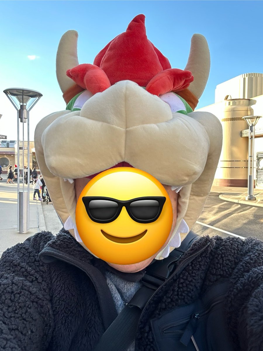 mudar_osaka's tweet photo. ユニバのクリスマス行ってきた🎄
平日でもけっこう人が多くてビックリ、でも朝から夜まで楽しめた
クッパになったら、キャストがめっちゃ話しかけてくれるけど、、、コミ障 https://t.co/TTCZ9YasmD