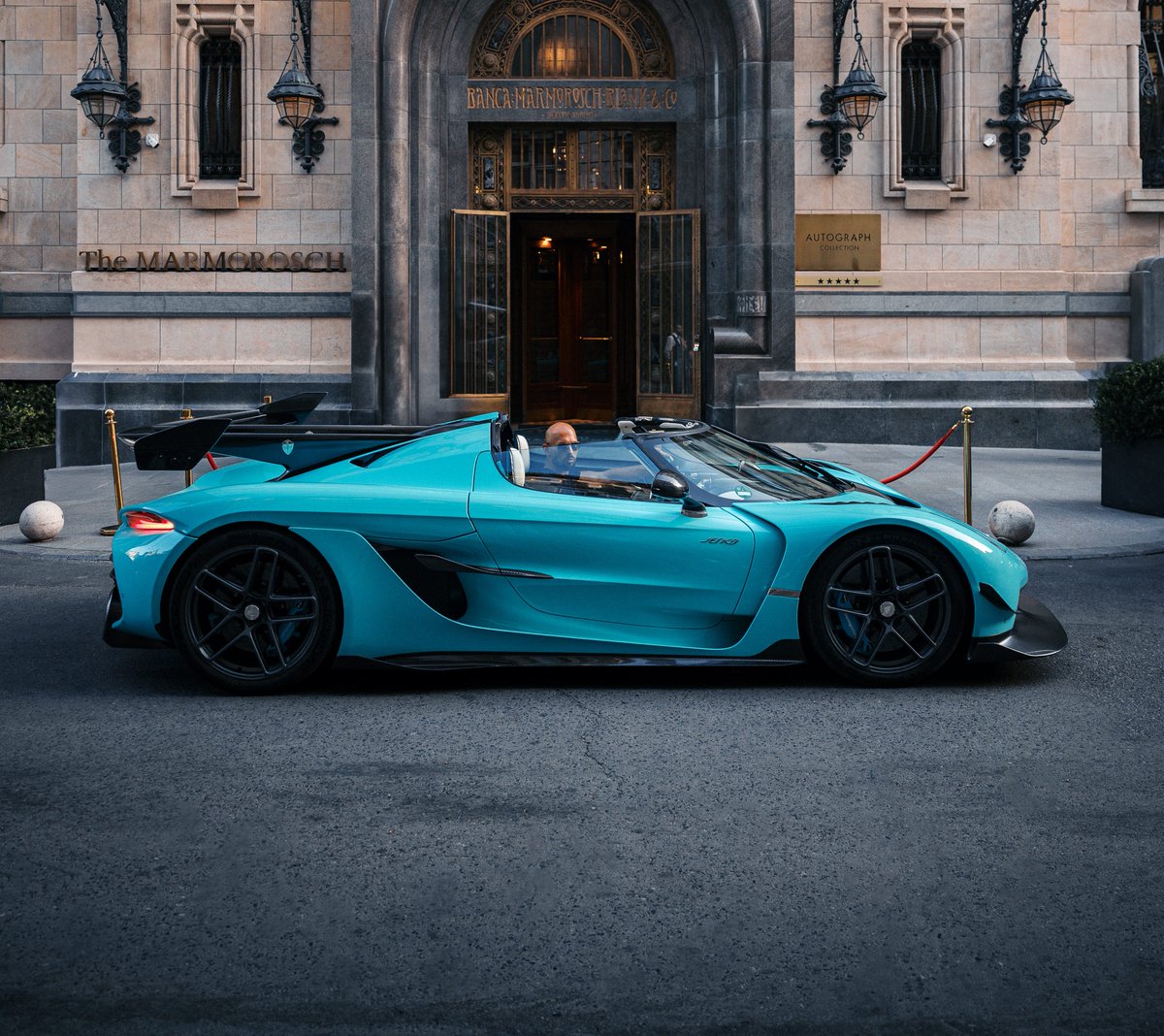 LUX Cars tweet media