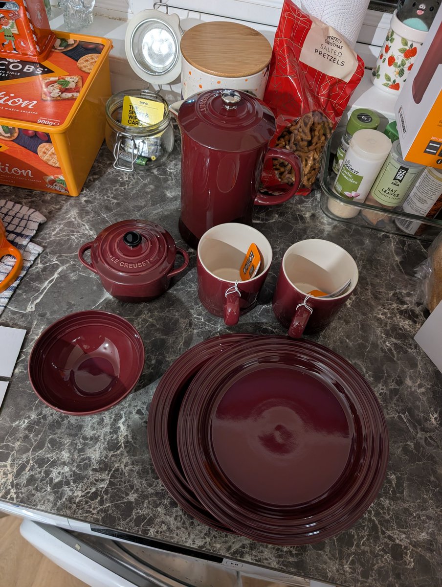 Luck seems to be on my side for once. I won a free tattoo with my regular artist a month ago and today I won £190 worth of Le Creuset goodies from the store in the Livi Designer Outlet 😂

Insane.