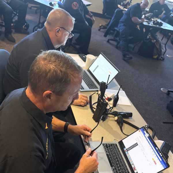 SimsUShare's tweet photo. Modern fire scenes change fast. Simulation-based scenarios help firefighters read conditions, adjust tactics, and stay in control under pressure.

#FiregroundTraining #Firefighter #IncidentCommand https://t.co/1c3RLzqhBC