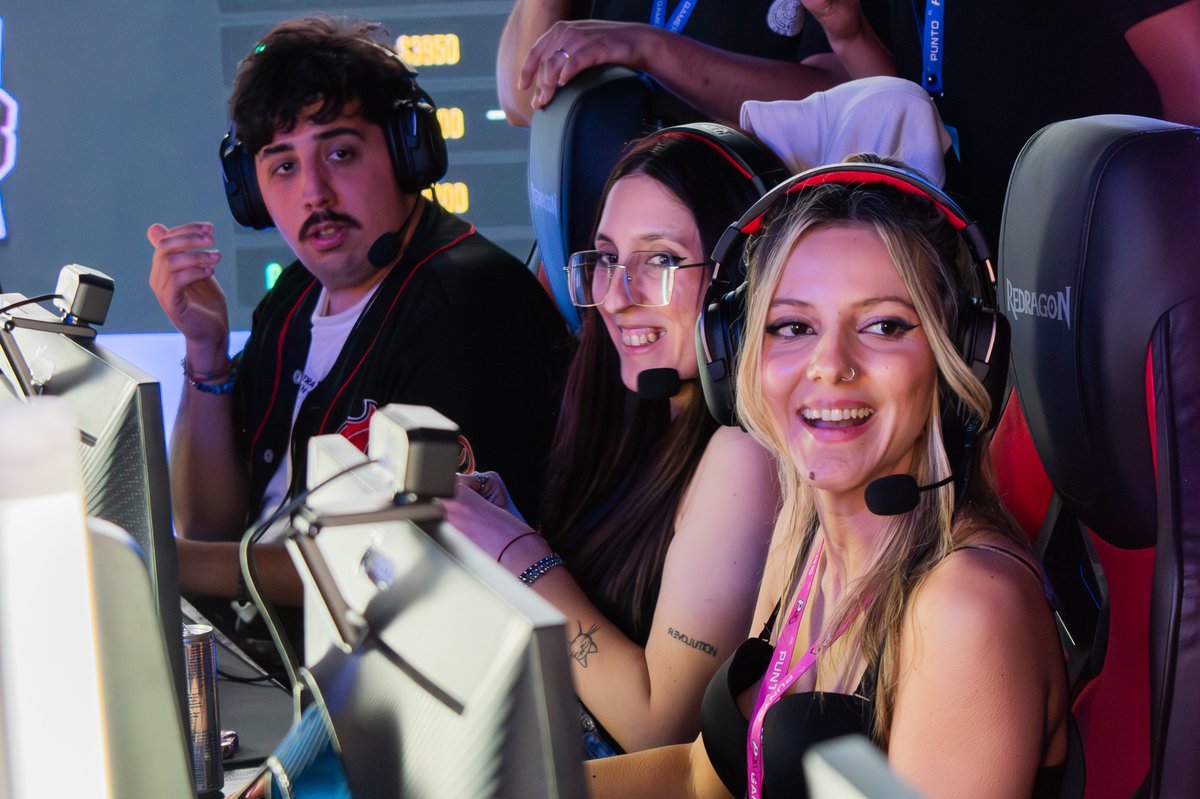PuntoGamers_'s tweet photo. ¡SHOWMATCH DE CS!

Gracias a todos los que se sumaron y fueron parte de esta increíble jornada de CS🍀🔥

@lyssan_m 
@nikozfps 
@AgustinGentili8 
@juanboscato 
@Locomas22 
@chjna4q 
@SerenaPintoss 
@Biancagaleano_ 
@ludduco 
@mavix

¡Gracias por ser parte! 💙 https://t.co/Vsp5Pnhiwz