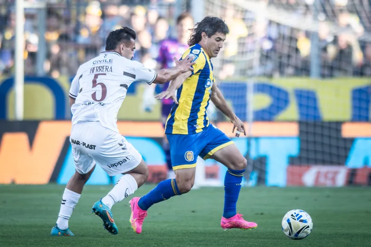 ⚽️ Ignacio Malcorra fue ofrecido a #AAAJ en las ultimas horas.

👉 El 10 de #RosarioCentral queda libre a fin de año.