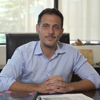 📢🔴TE PRESENTO A JULIAN ALVAREZ, INTENDENTE DE LANUS (PJ)👇

💸Asi como lo ves, LE ROBA EL 6% DE LOS ALIMENTOS A LOS POBRES DE LANUS🍲❌

¿Como? Con un IMPUESTO DIRECTO (TASA) a los tickets del supermercado🫰💀

Esta gente SUPUESTAMENTE es progresista